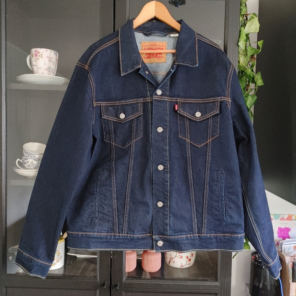NWOT Levi's Denim Jacket